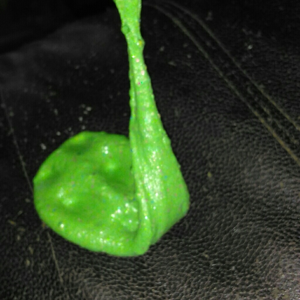 Christmas butter slime - Picture 2 of 3